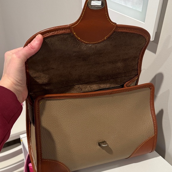 Dooney & Bourke vintage leather handbag with suede interior lining - Picture 6 of 7